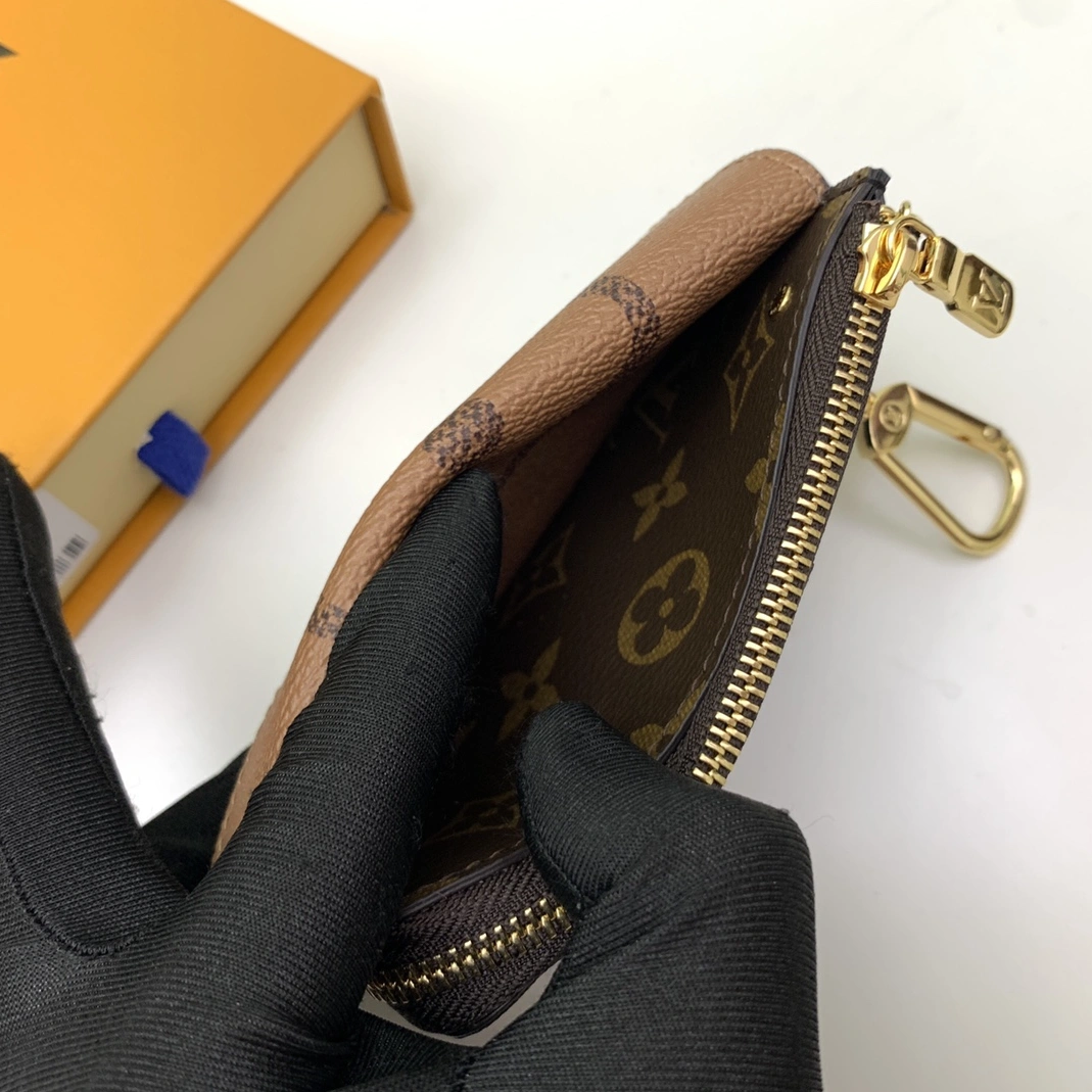 Louis Vuitton AAA Quality Card Case For Women Modern 7593 - Image 5