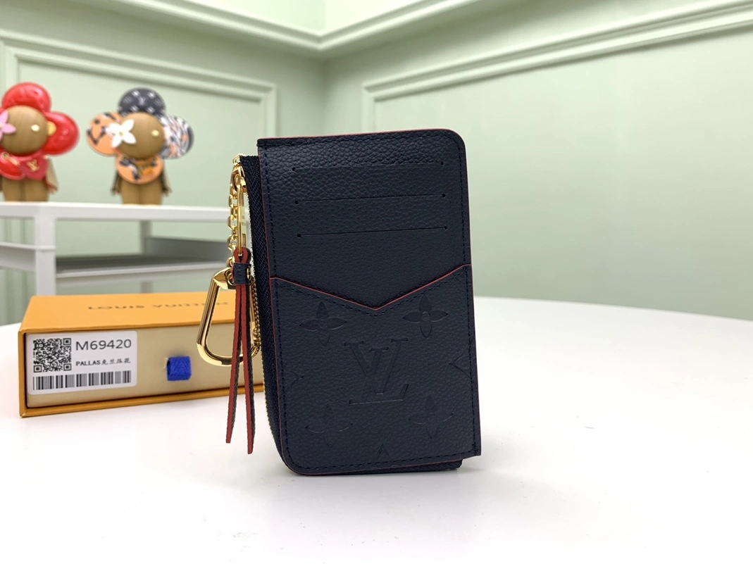 Louis Vuitton AAA Quality Card Case For Women WellDesigned 3477 - Image 7