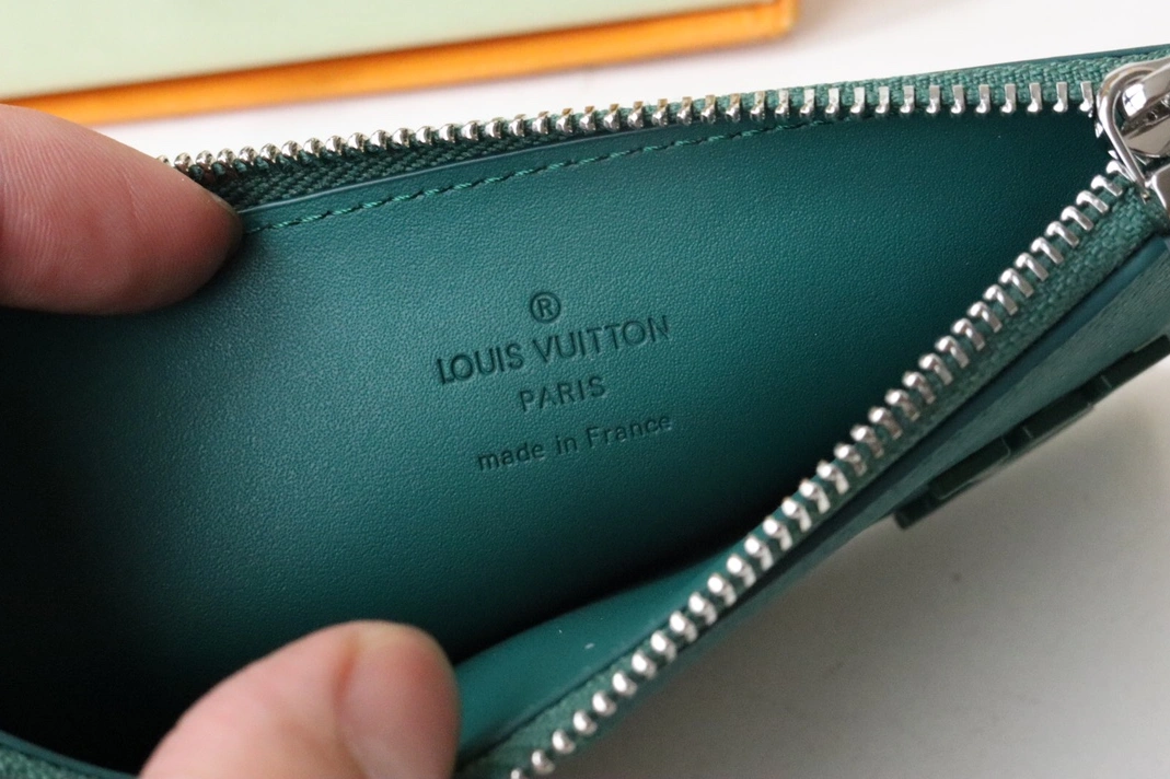 Louis Vuitton AAA Quality Card Case ModernLook 8308 - Image 7