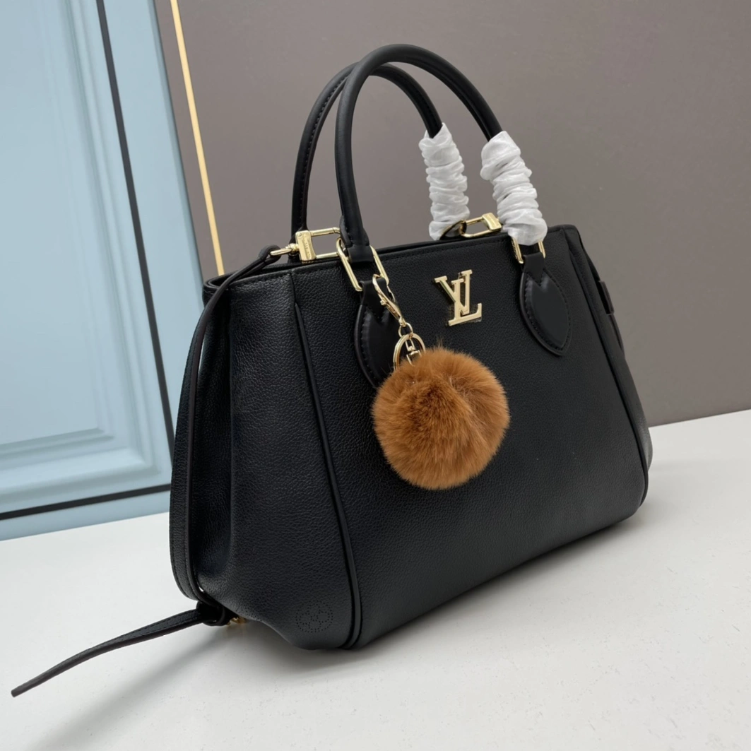 Louis Vuitton AAA Quality Handbags For Women AllSeason 7140