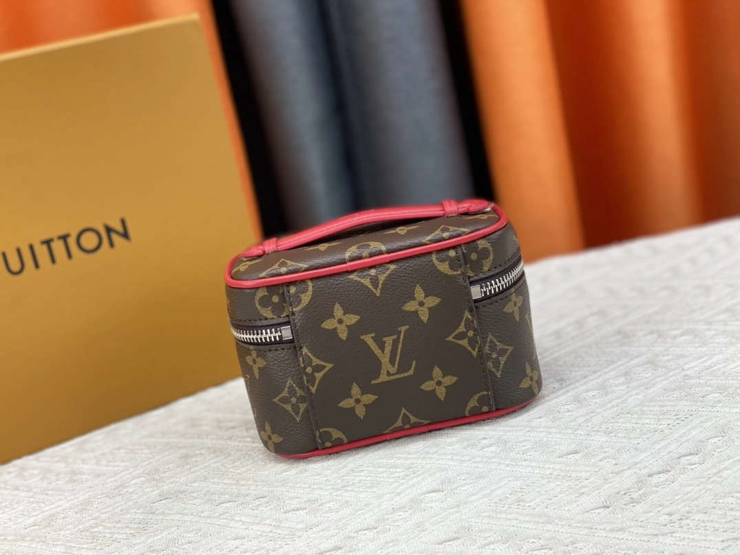 Louis Vuitton AAA Quality Handbags For Women Elegant 7034 - Image 4