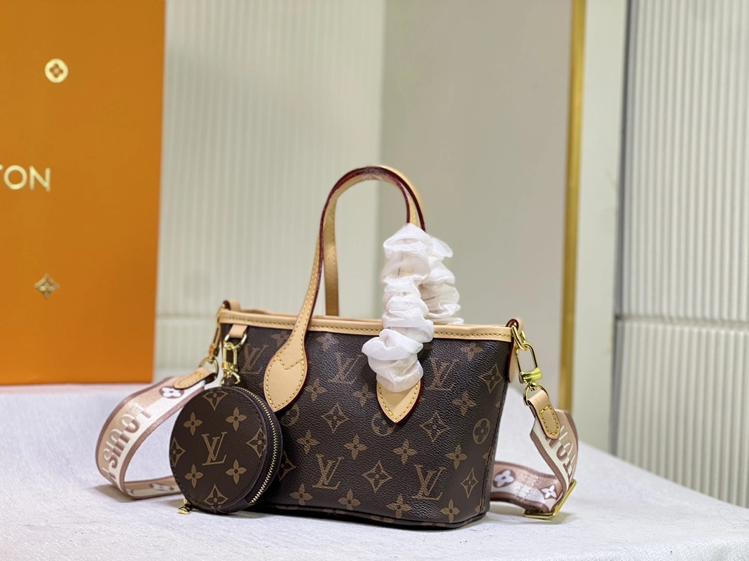 Louis Vuitton AAA Quality Handbags For Women Popular 8373