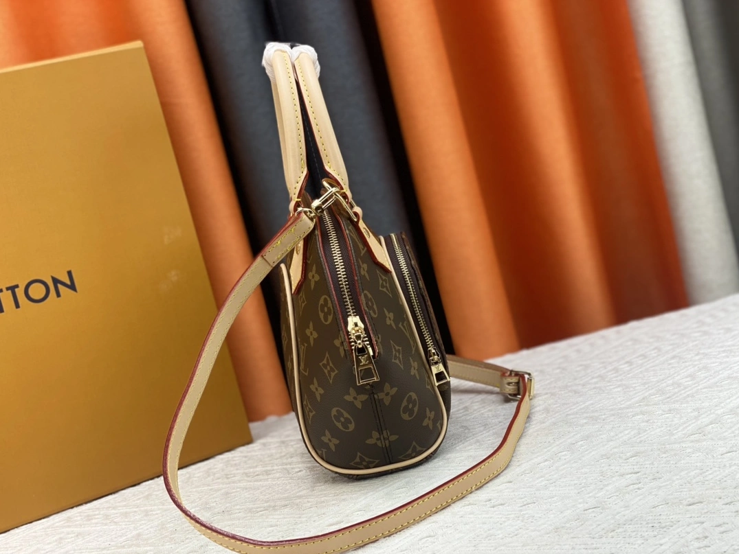 Louis Vuitton AAA Quality Handbags For Women Refined 3995 - Image 3