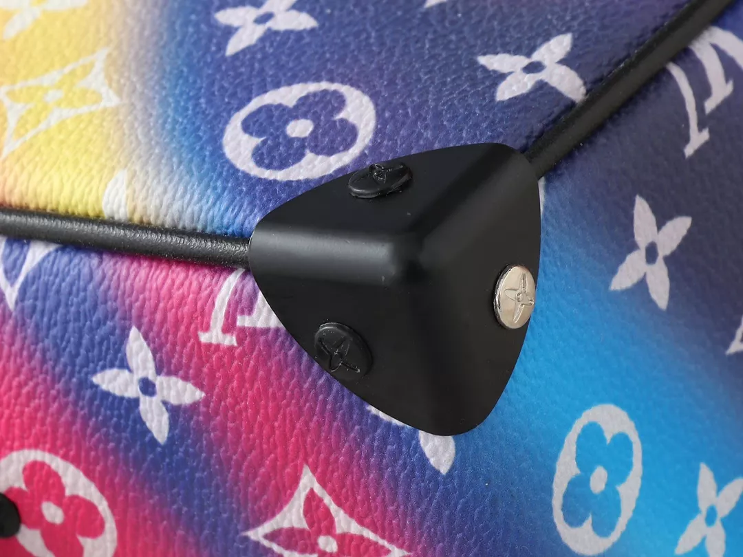 Louis Vuitton AAA Quality Messenger Bags For Unisex GoAnywhere 6302 - Image 5