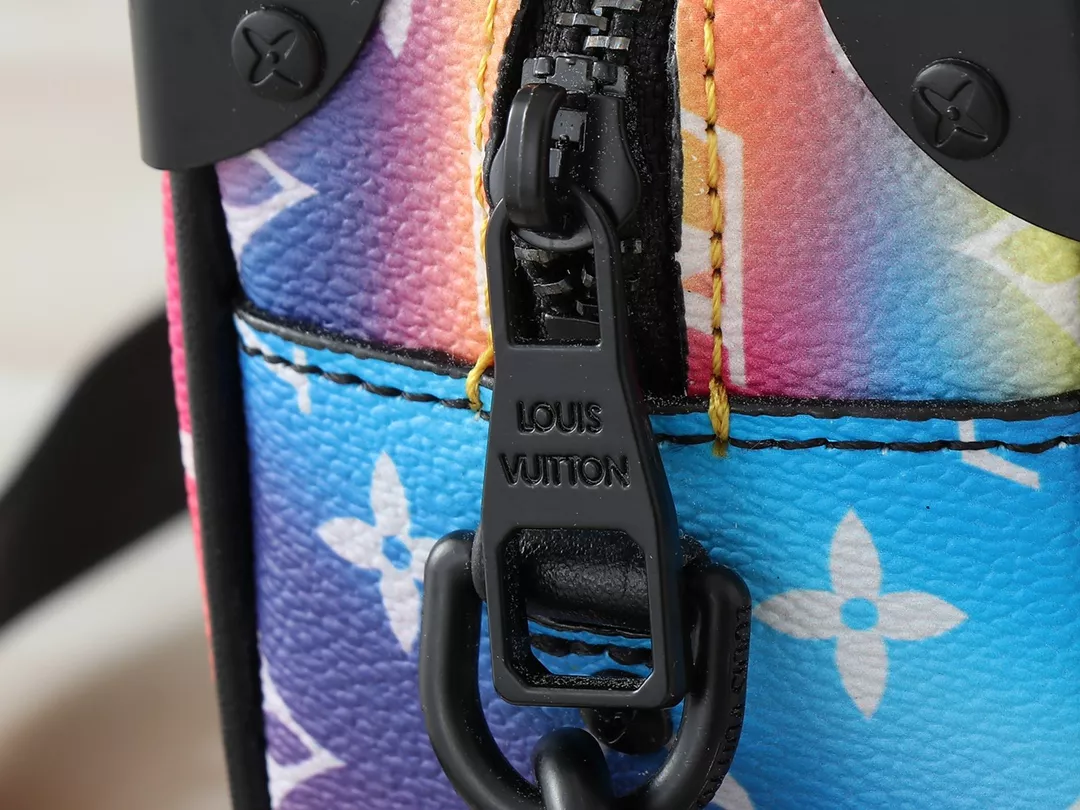 Louis Vuitton AAA Quality Messenger Bags For Unisex GoAnywhere 6302 - Image 7