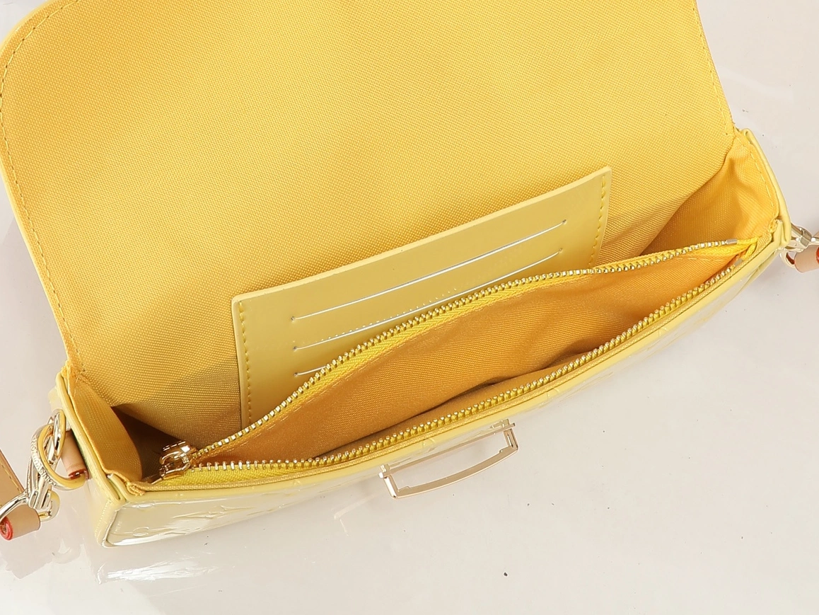 Louis Vuitton AAA Quality Messenger Bags For Women Affordable 4890 - Image 8