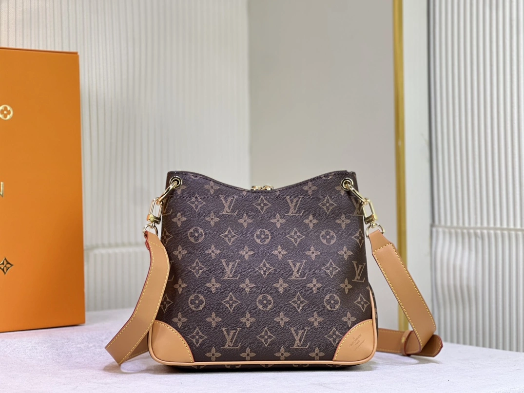Louis Vuitton AAA Quality Messenger Bags For Women EasyMatch 7332 - Image 5
