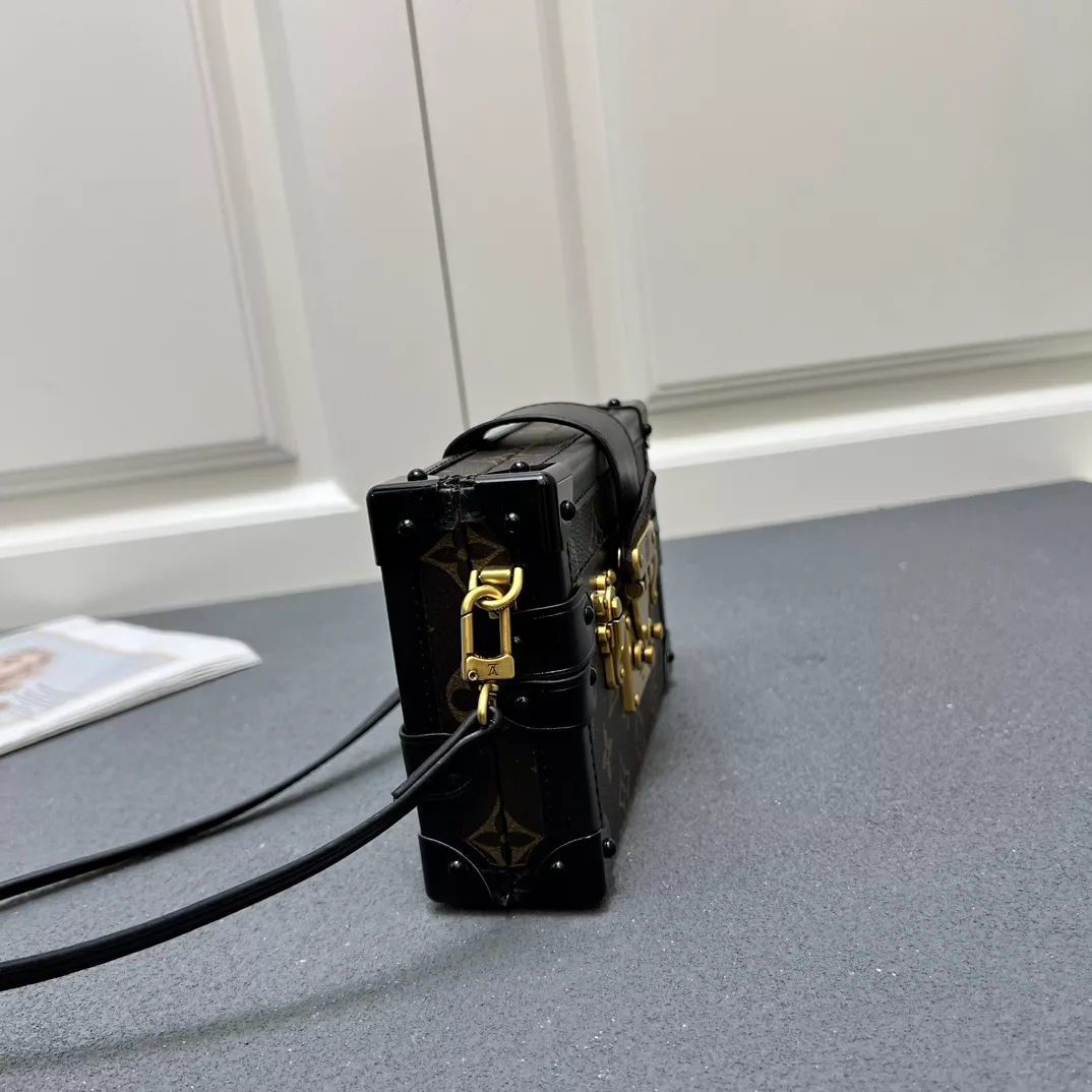 Louis Vuitton AAA Quality Messenger Bags For Women Efficient 9285 - Image 6