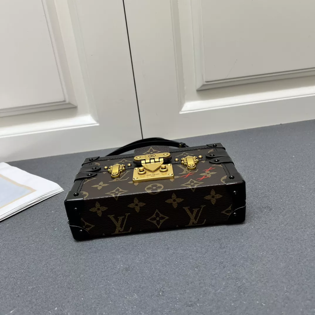 Louis Vuitton AAA Quality Messenger Bags For Women Efficient 9285 - Image 7