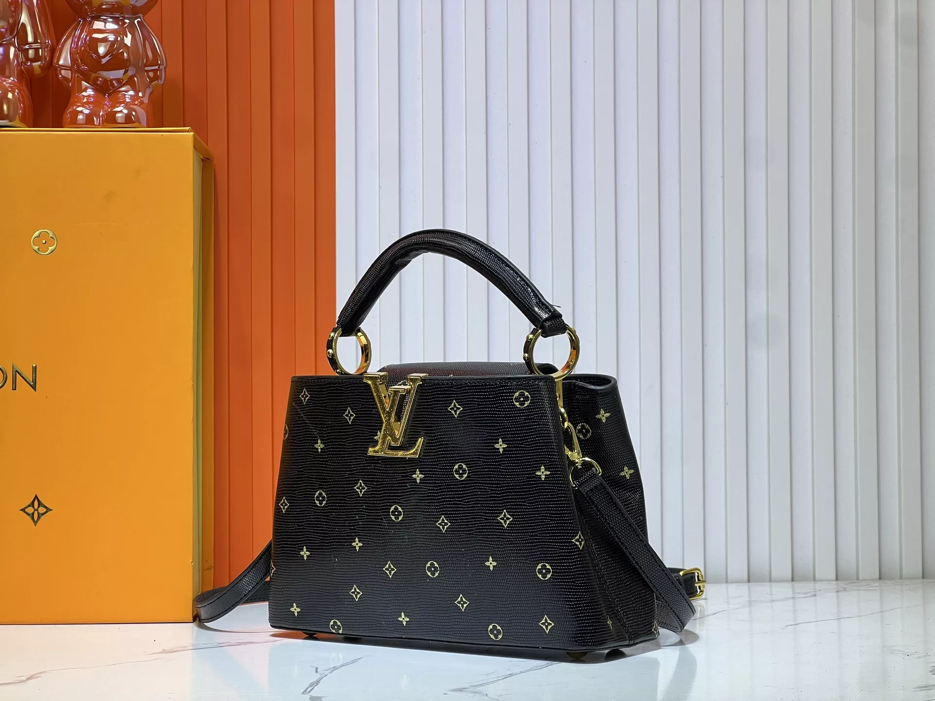 Louis Vuitton AAA Quality Messenger Bags For Women Lightweight 2516 - Image 3