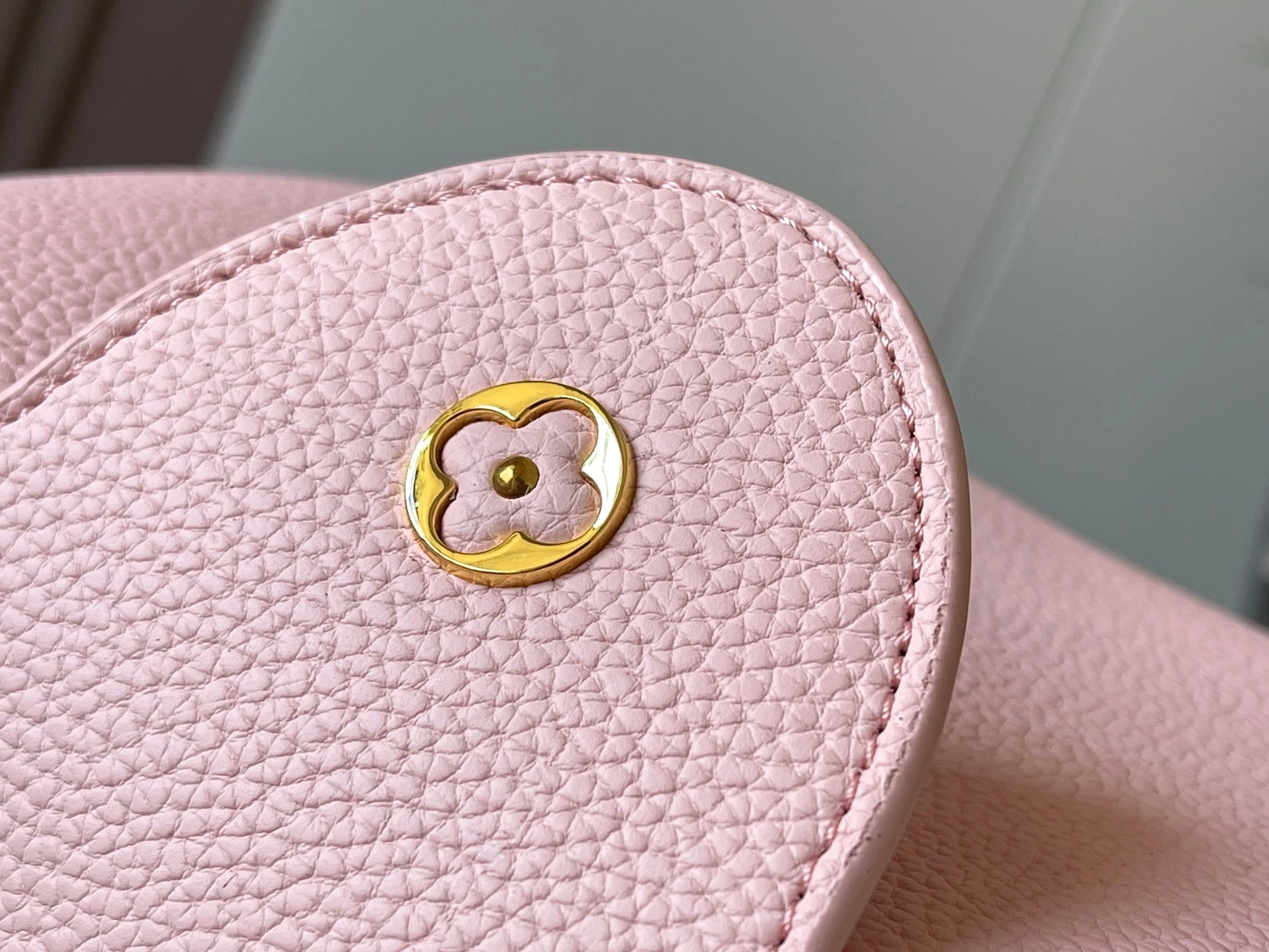 Louis Vuitton AAA Quality Messenger Bags For Women Minimalist 361 - Image 7