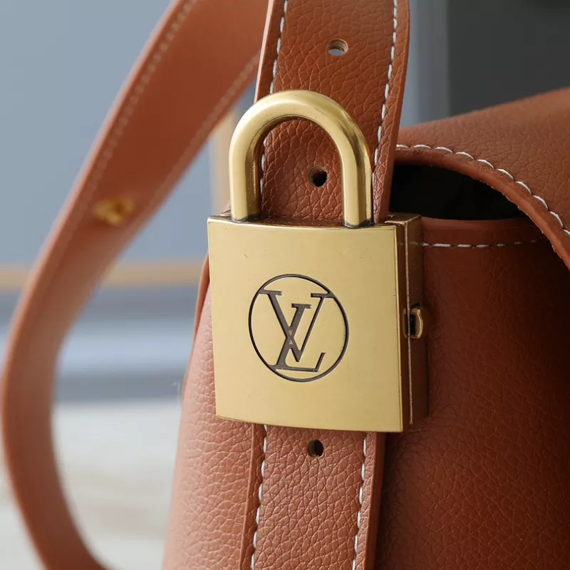 Louis Vuitton AAA Quality Messenger Bags For Women Minimalist 9936 - Image 6