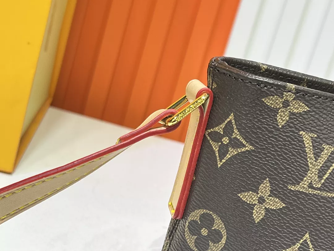 Louis Vuitton AAA Quality Messenger Bags For Women Modern 878 - Image 7