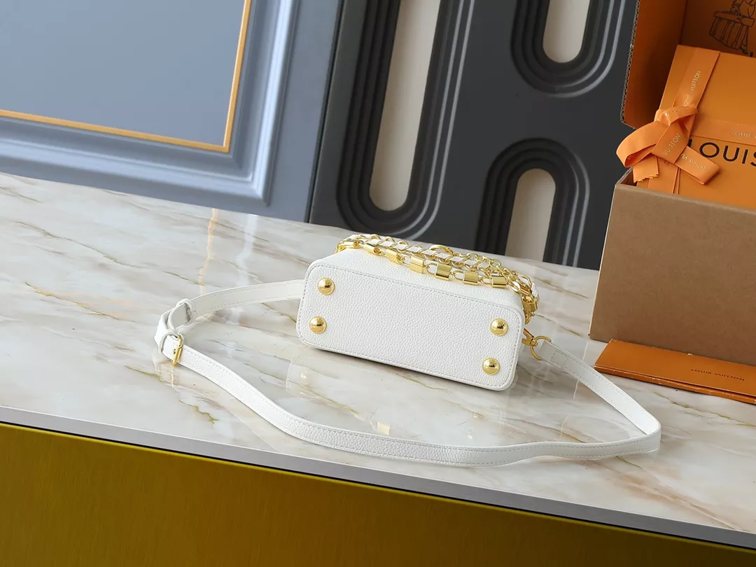 Louis Vuitton AAA Quality Messenger Bags For Women NewStyle 5136 - Image 4