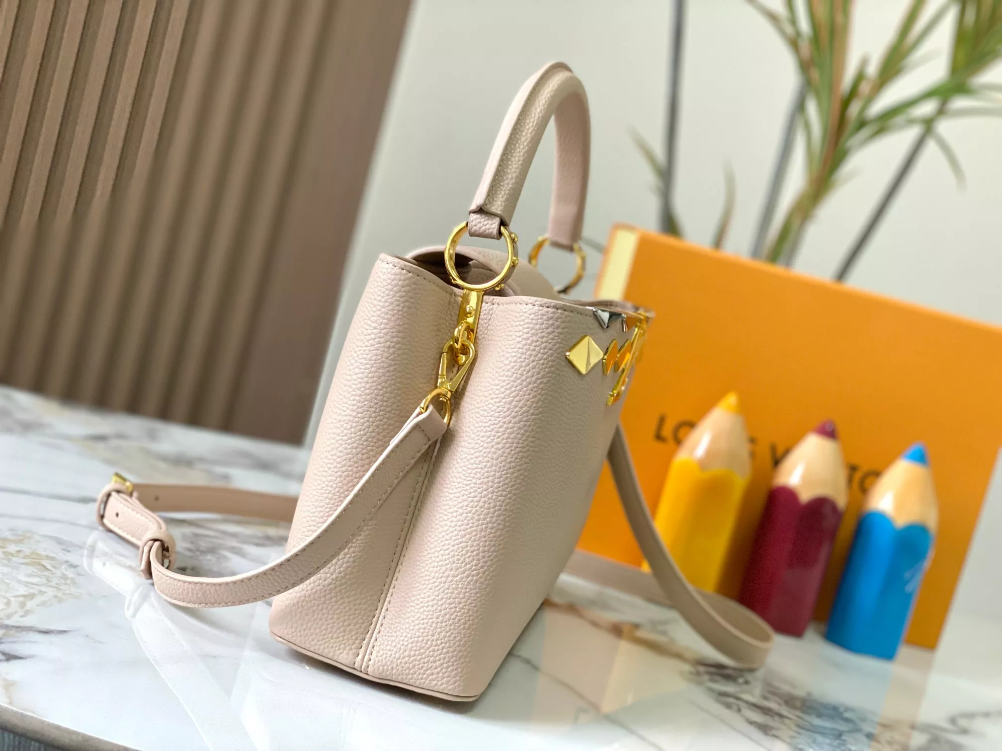 Louis Vuitton AAA Quality Messenger Bags For Women Soft 4081