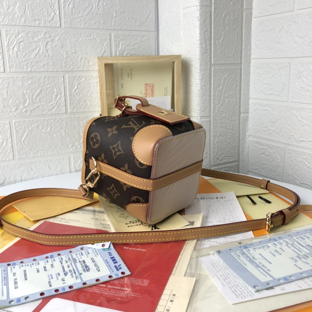 Louis Vuitton AAA Quality Messenger Bags For Women StreetReady 8470 - Image 3