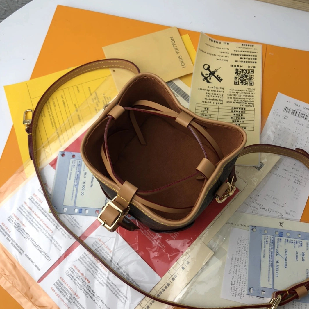 Louis Vuitton AAA Quality Messenger Bags For Women StreetReady 8470 - Image 5