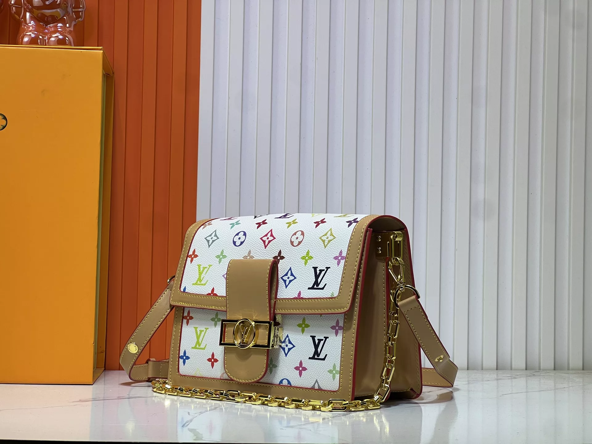 Louis Vuitton AAA Quality Messenger Bags For Women Trendsetting 8496 - Image 3