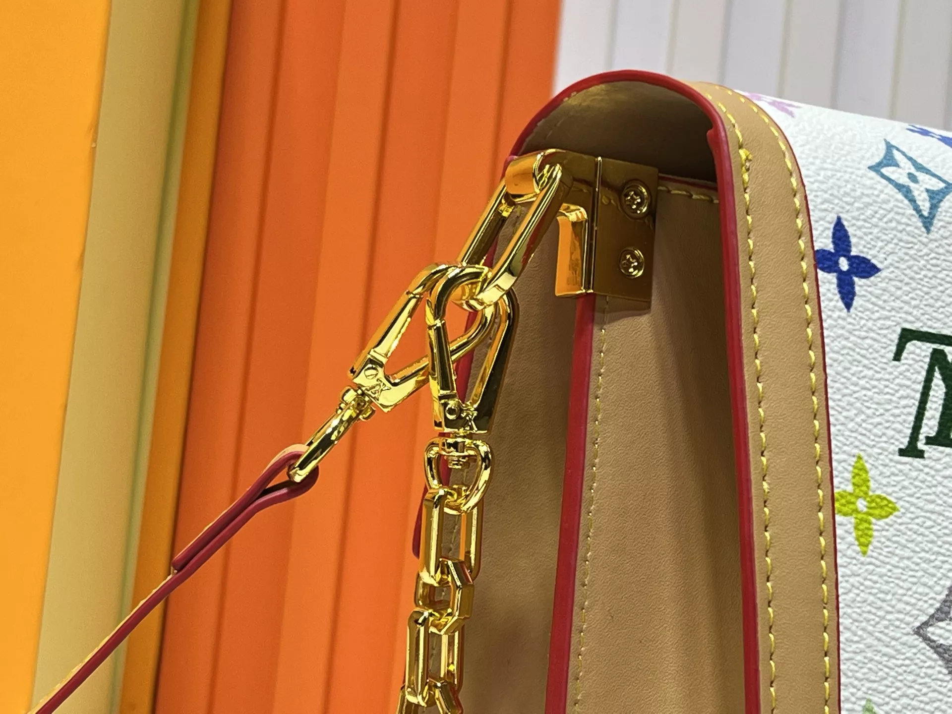 Louis Vuitton AAA Quality Messenger Bags For Women Trendsetting 8496 - Image 6