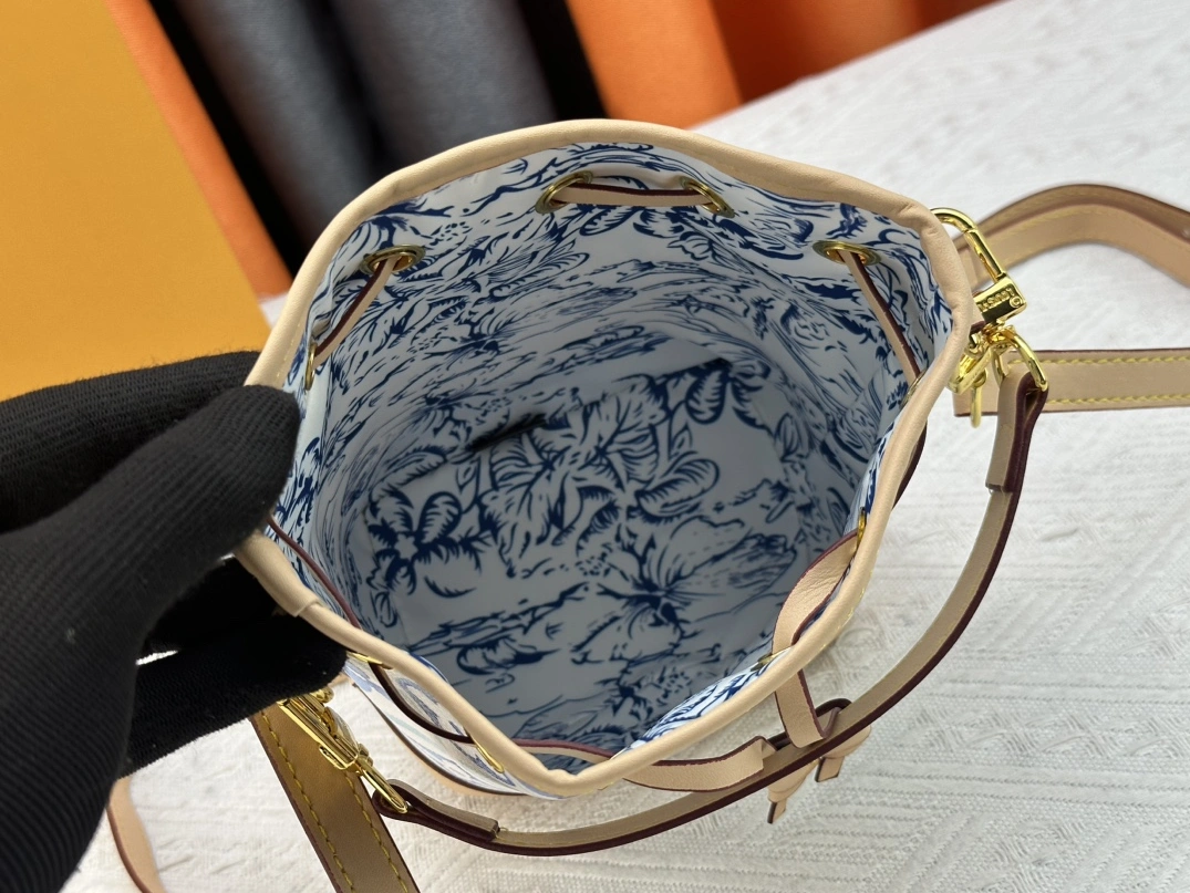 Louis Vuitton AAA Quality Messenger Bags For Women Trendy 5764 - Image 8