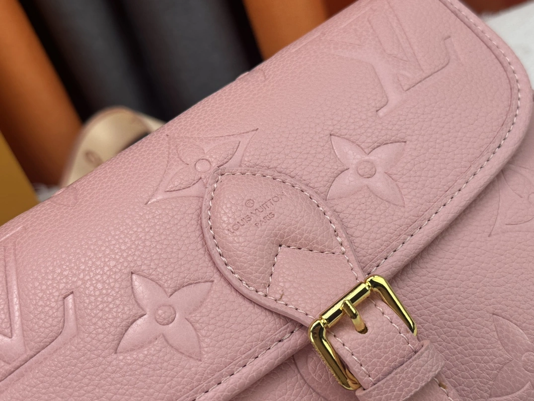 Louis Vuitton AAA Quality Messenger Bags For Women UrbanStyle 3576 - Image 5