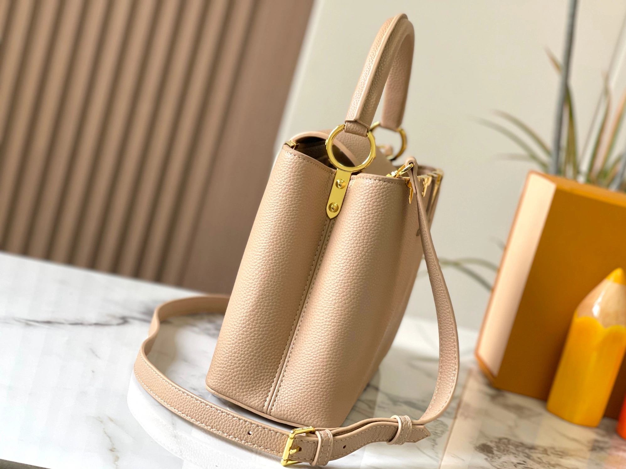 Louis Vuitton AAA Quality Messenger Bags For Women UrbanStyle 9135