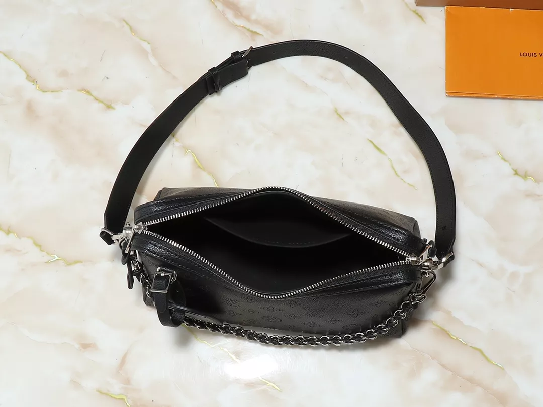 Louis Vuitton AAA Quality Messenger Bags For Women Versatile 4165 - Image 8