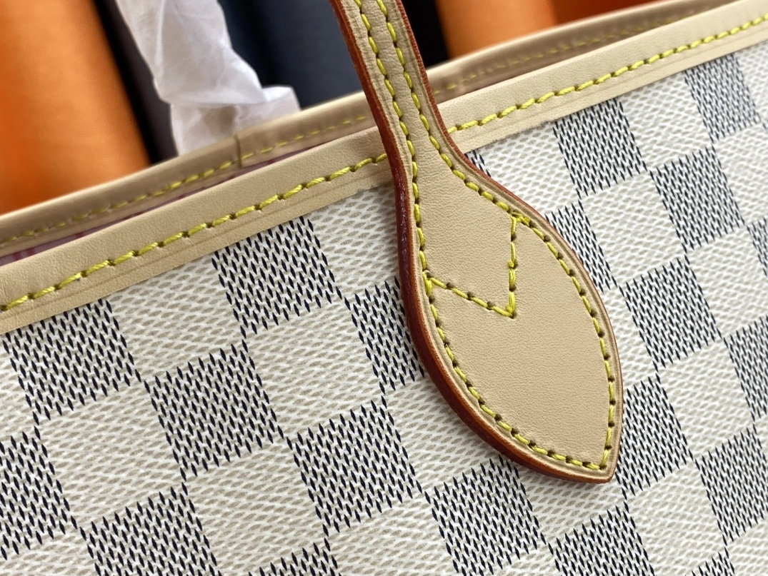 Louis Vuitton AAA Quality Shoulder Bags For Women Durable 8710 - Image 5