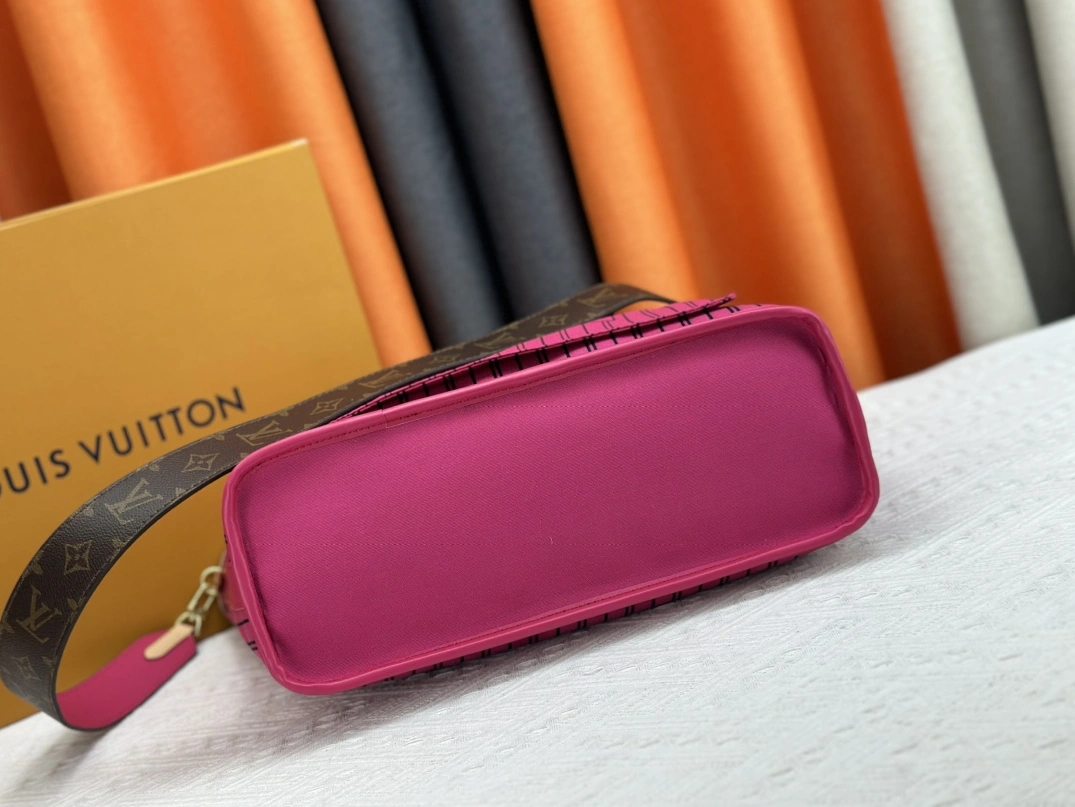 Louis Vuitton AAA Quality Shoulder Bags For Women Fashionable 5623 - Image 4