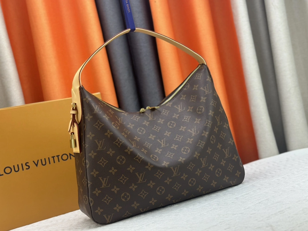 Louis Vuitton AAA Quality Shoulder Bags For Women SportInspired 2363