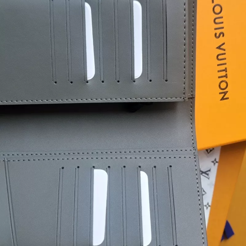 Louis Vuitton AAA Quality Wallets Durable 3902 - Image 5