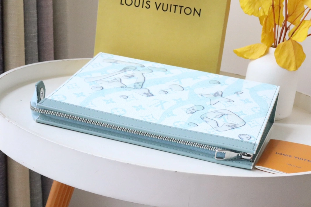 Louis Vuitton AAA Quality Wallets For Unisex Comfortable 4388 - Image 3