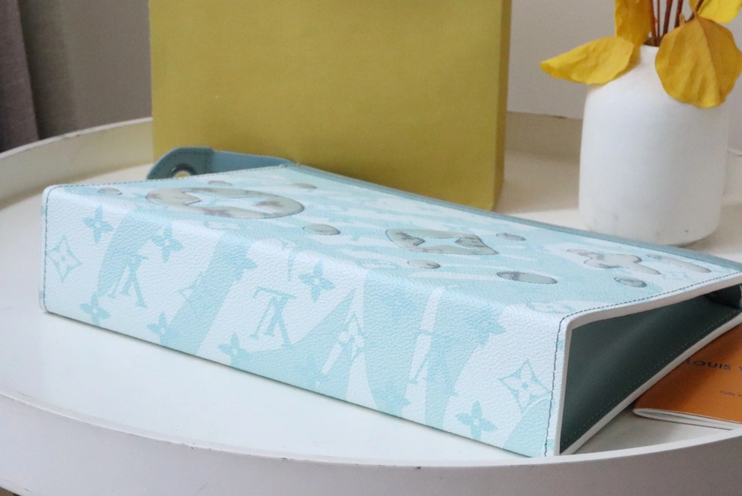 Louis Vuitton AAA Quality Wallets For Unisex Comfortable 4388 - Image 4