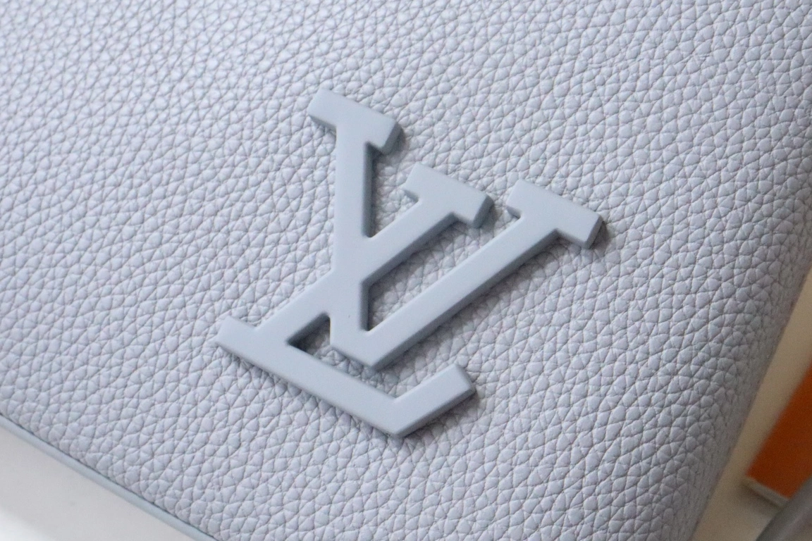 Louis Vuitton AAA Quality Wallets For Unisex SportInspired 4450 - Image 6