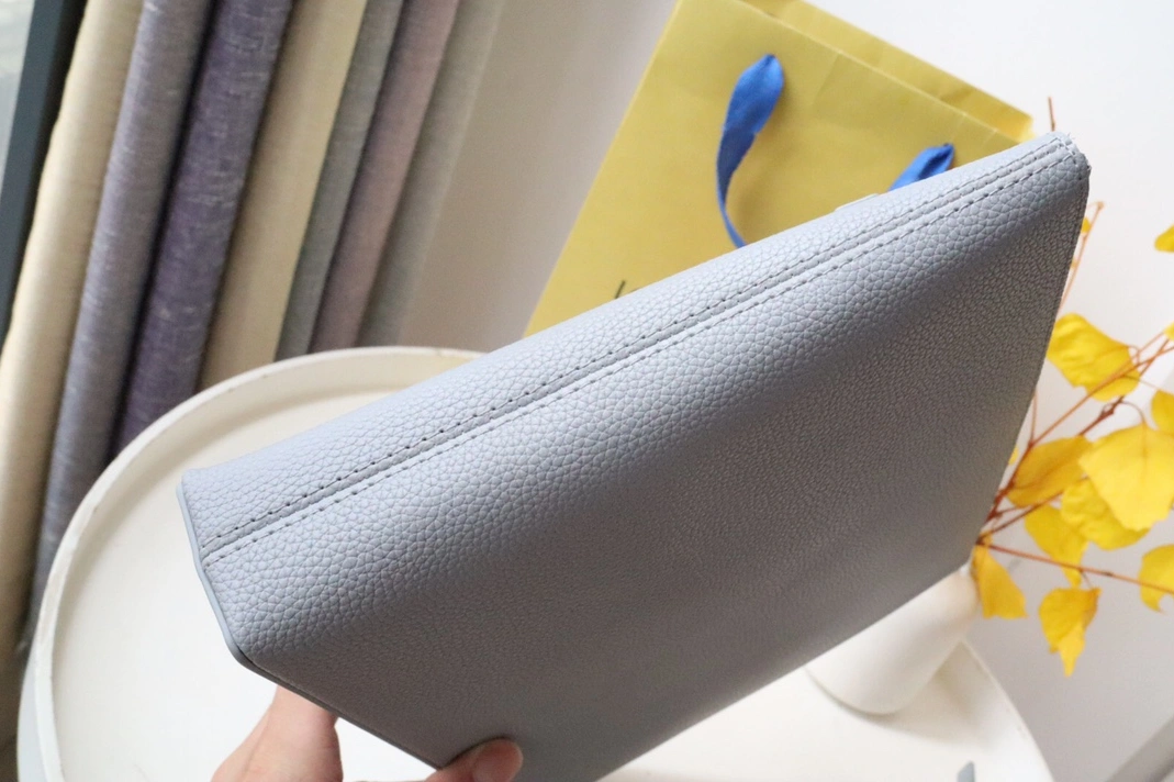 Louis Vuitton AAA Quality Wallets For Unisex SportInspired 4450 - Image 7