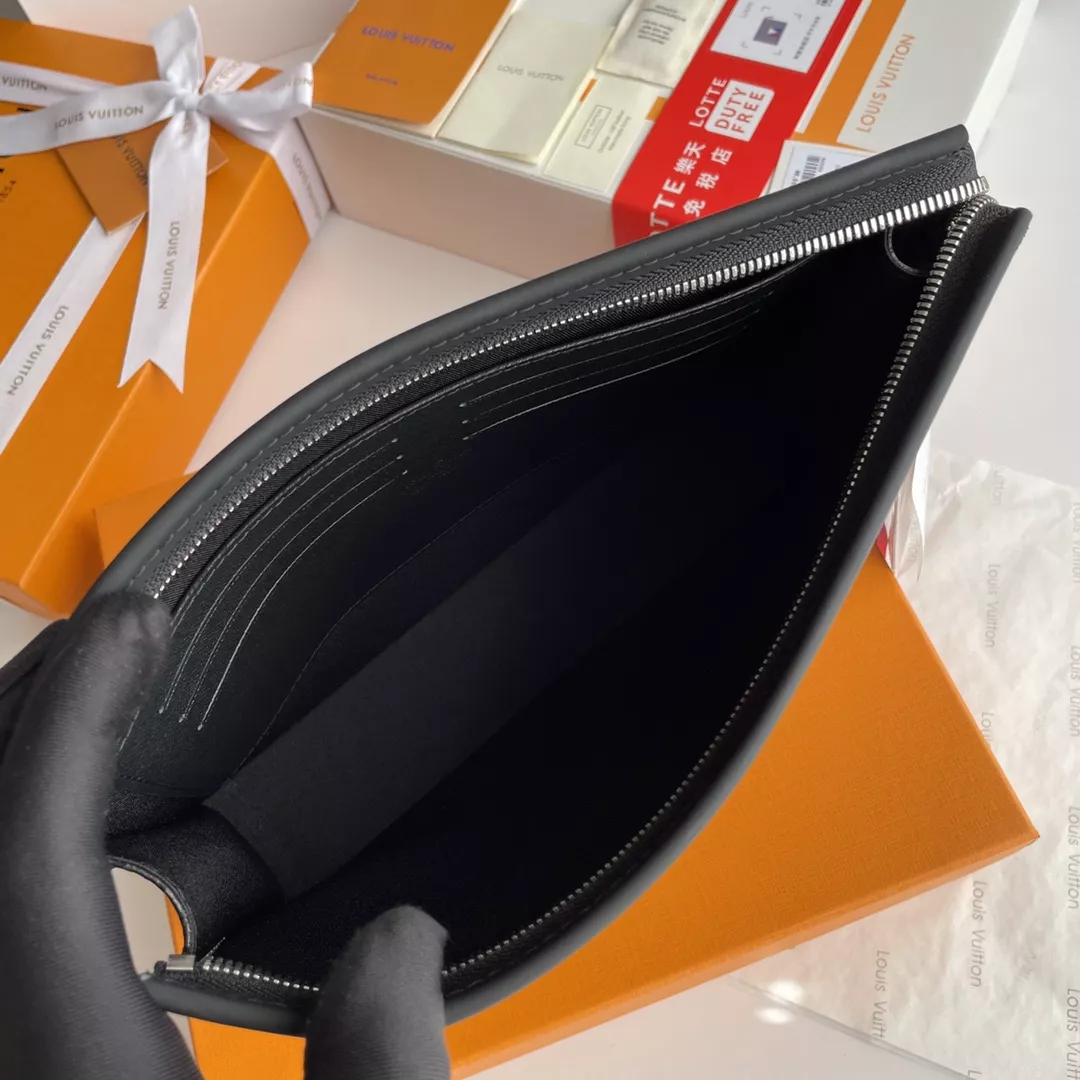 Louis Vuitton AAA Quality Wallets Practical 9321 - Image 8