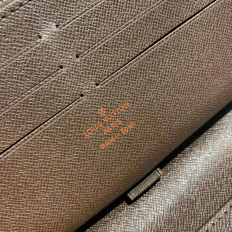 1 zipped Louis Vuitton Damier Ebene Canvas Zippy Organizer Wallet - Image 9