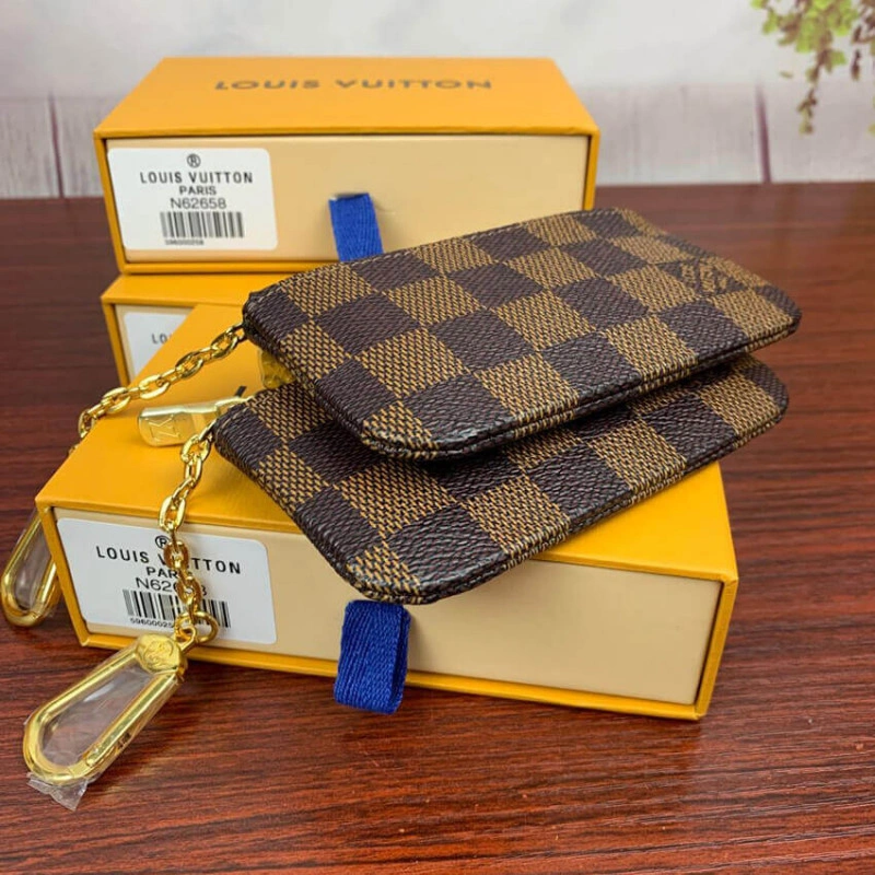 Grained c Louis Vuitton Damier Ebene Key Pouch - Image 3