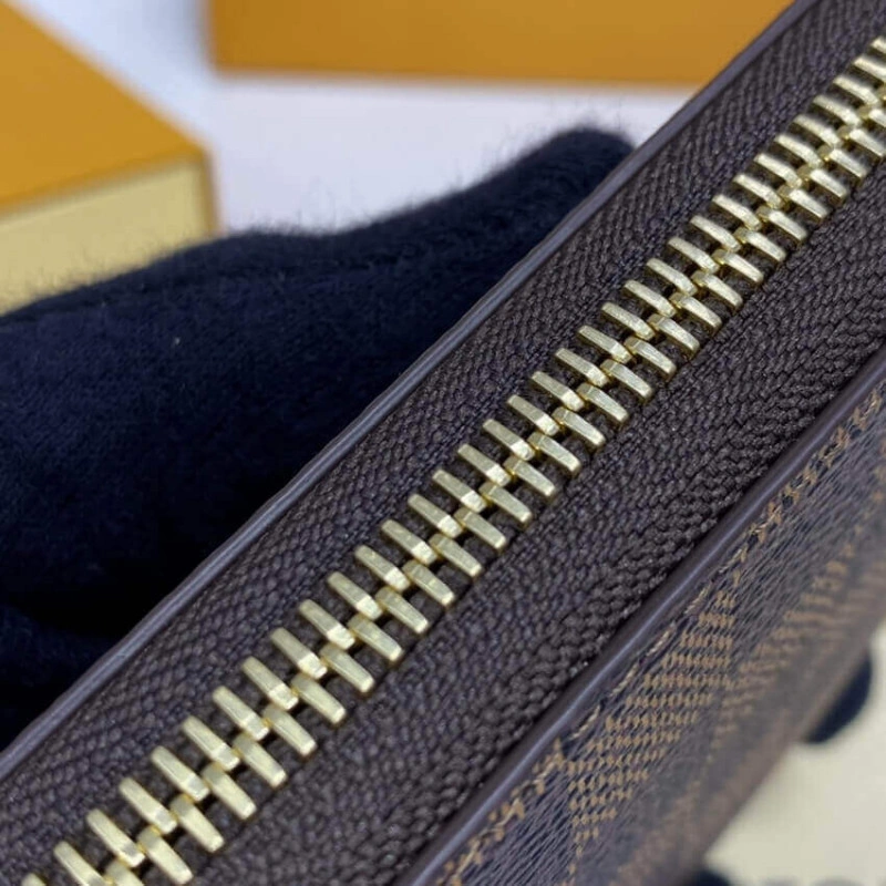 This iconi Louis Vuitton Damier Ebene Zippy Wallet Brown - Image 5