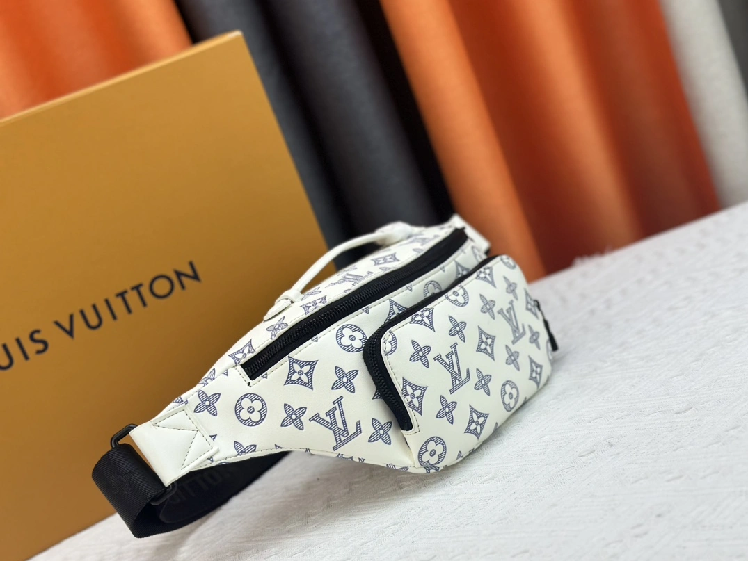 Louis Vuitton LV AAA Quality Belt Bags For Unisex GoodFit 7132 - Image 3