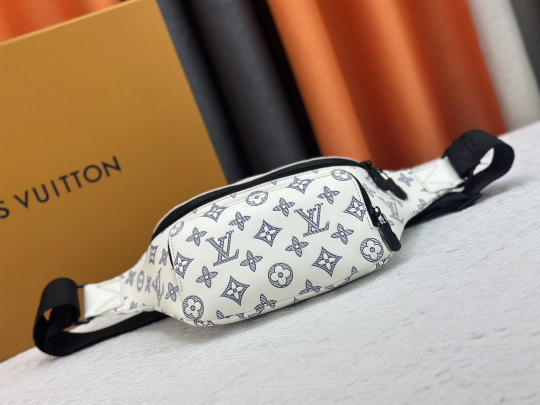 Louis Vuitton LV AAA Quality Belt Bags For Unisex GoodFit 7132 - Image 5