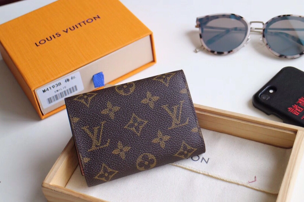 Louis Vuitton LV Card Case Efficient 2497