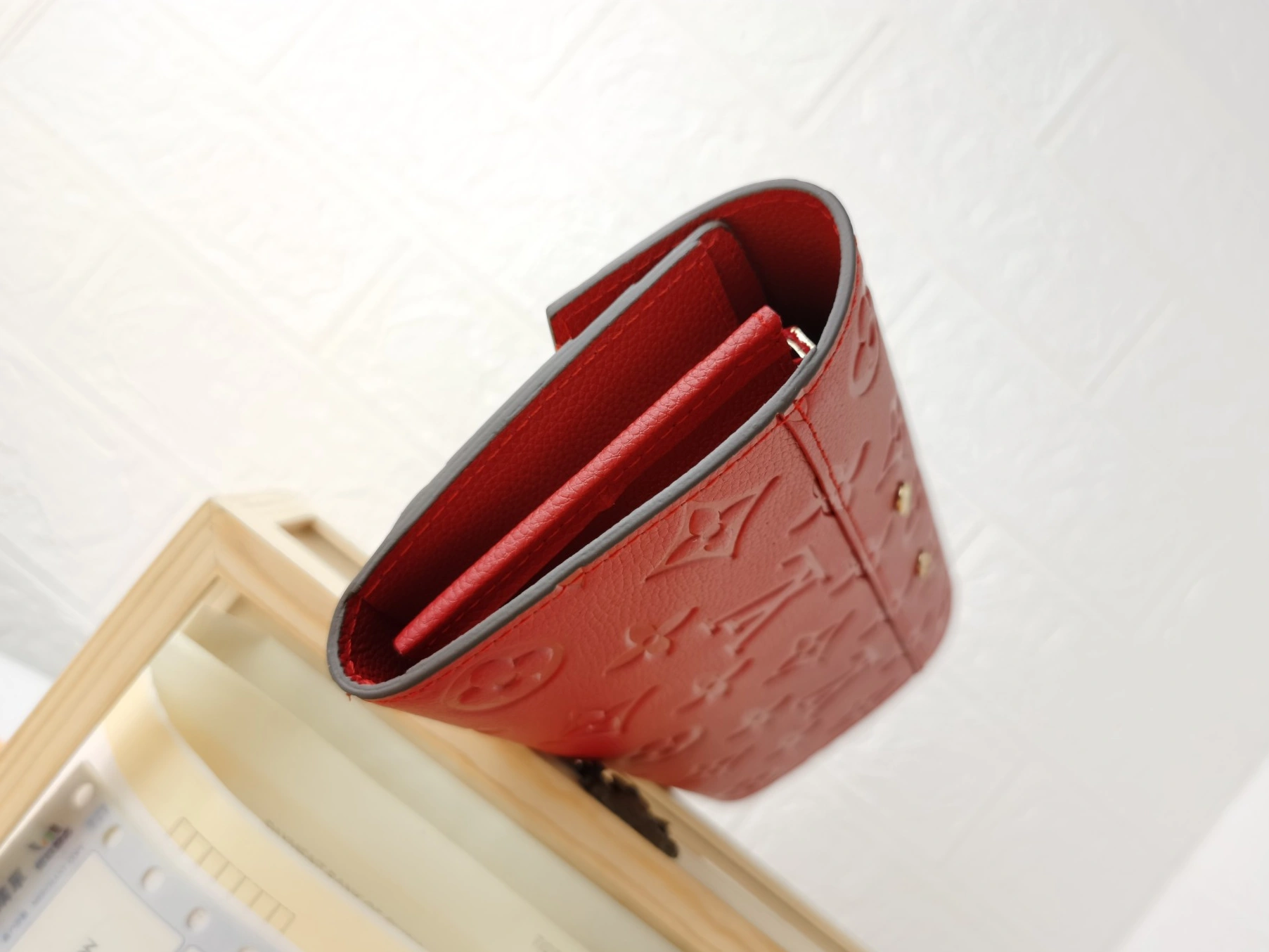 Louis Vuitton LV Card Case For Women SmartChoice 2306 - Image 4