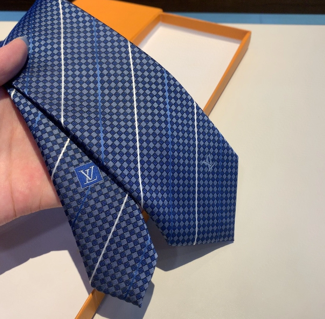 Louis Vuitton LV Necktie For Men Soft 4278 - Image 7