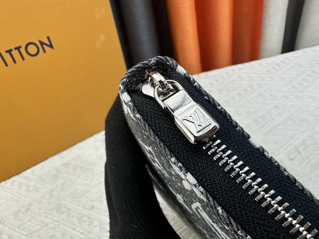 Louis Vuitton LV Wallets For Women SmartChoice 3378 - Image 6