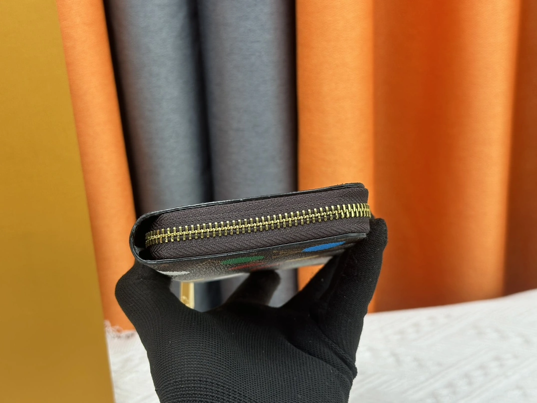 Louis Vuitton LV Wallets Functional 7952 - Image 4