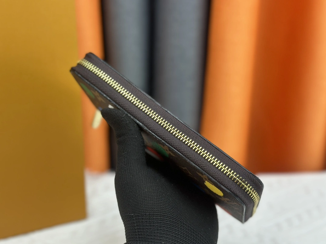 Louis Vuitton LV Wallets Functional 7952 - Image 5