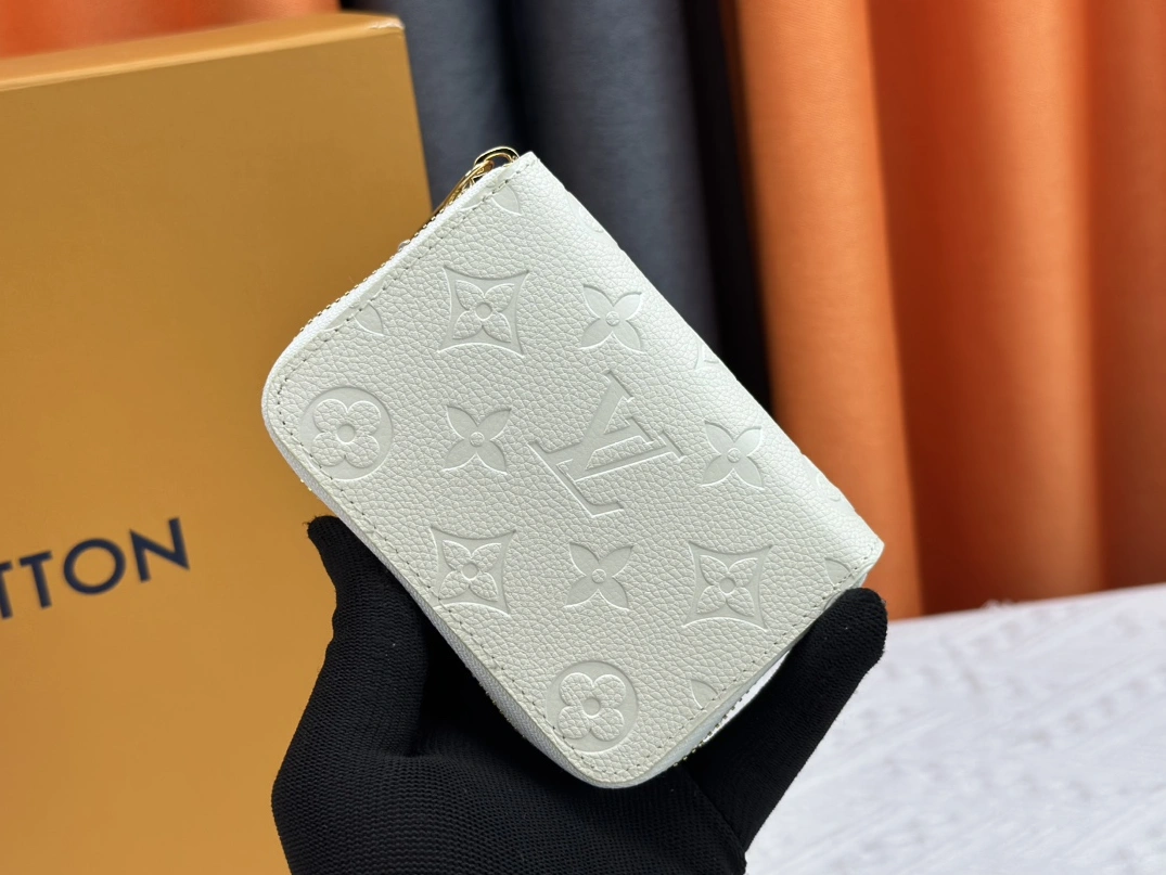 Louis Vuitton LV Wallets Minimalist 4546