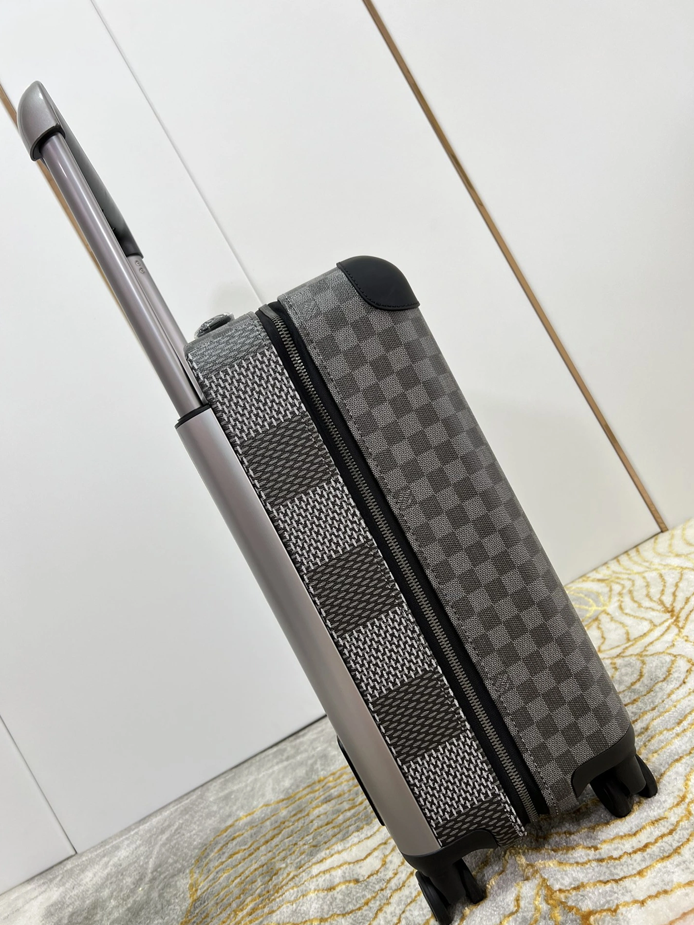 Louis Vuitton Luggage AllSeason 9358 - Image 3