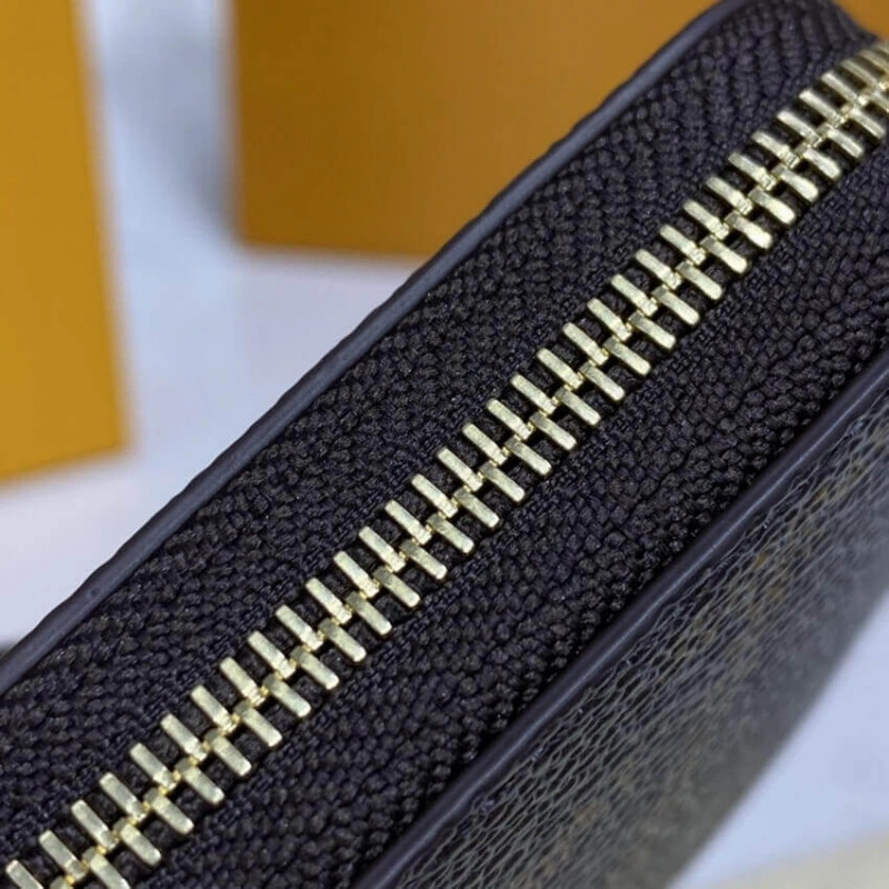 Businessc Louis Vuitton Monogram Canvas Zippy Coin Purse - Image 6